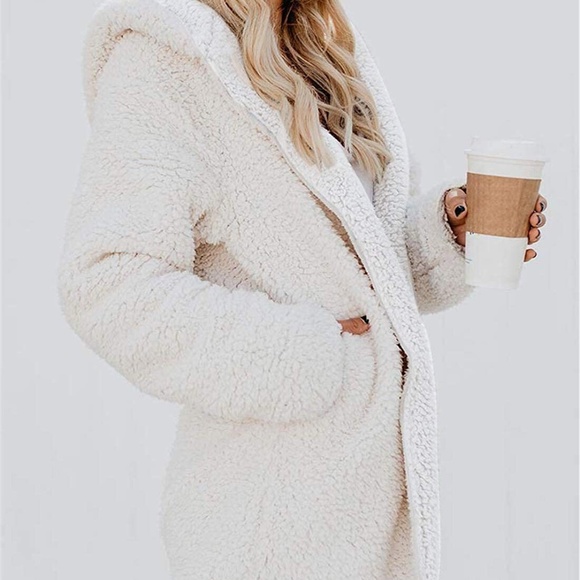 ReachMe Oversized Sherpa Jacket (2 available) - Picture 2 of 8